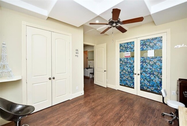 Building Photo - 12806 Willow Centre Dr