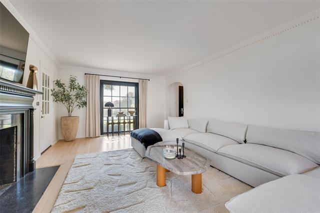 Building Photo - 6511 Gaston Ave