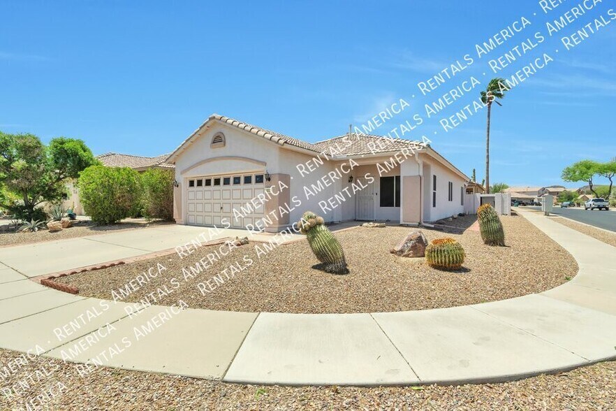 Primary Photo - 9325 N Scarlet Canyon Dr