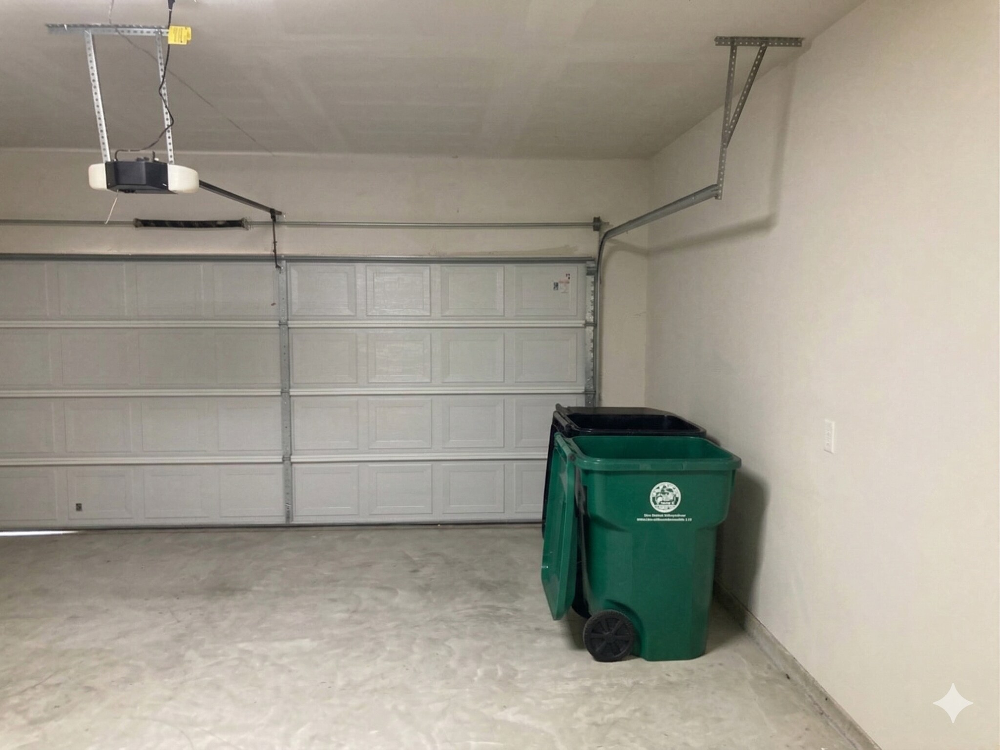 Building Photo - 7952 Blue St