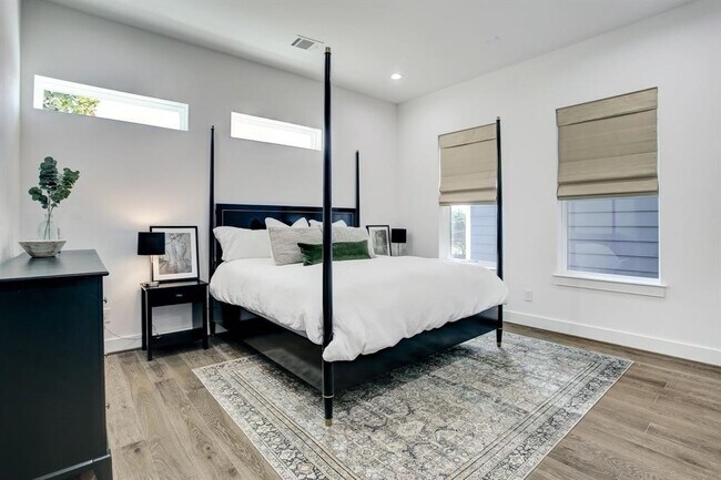 Building Photo - 808 Fisher St