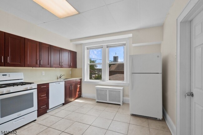Building Photo - 60 Elmwood Ave