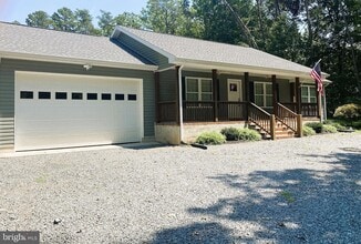 Building Photo - 64 Hemlock Ln