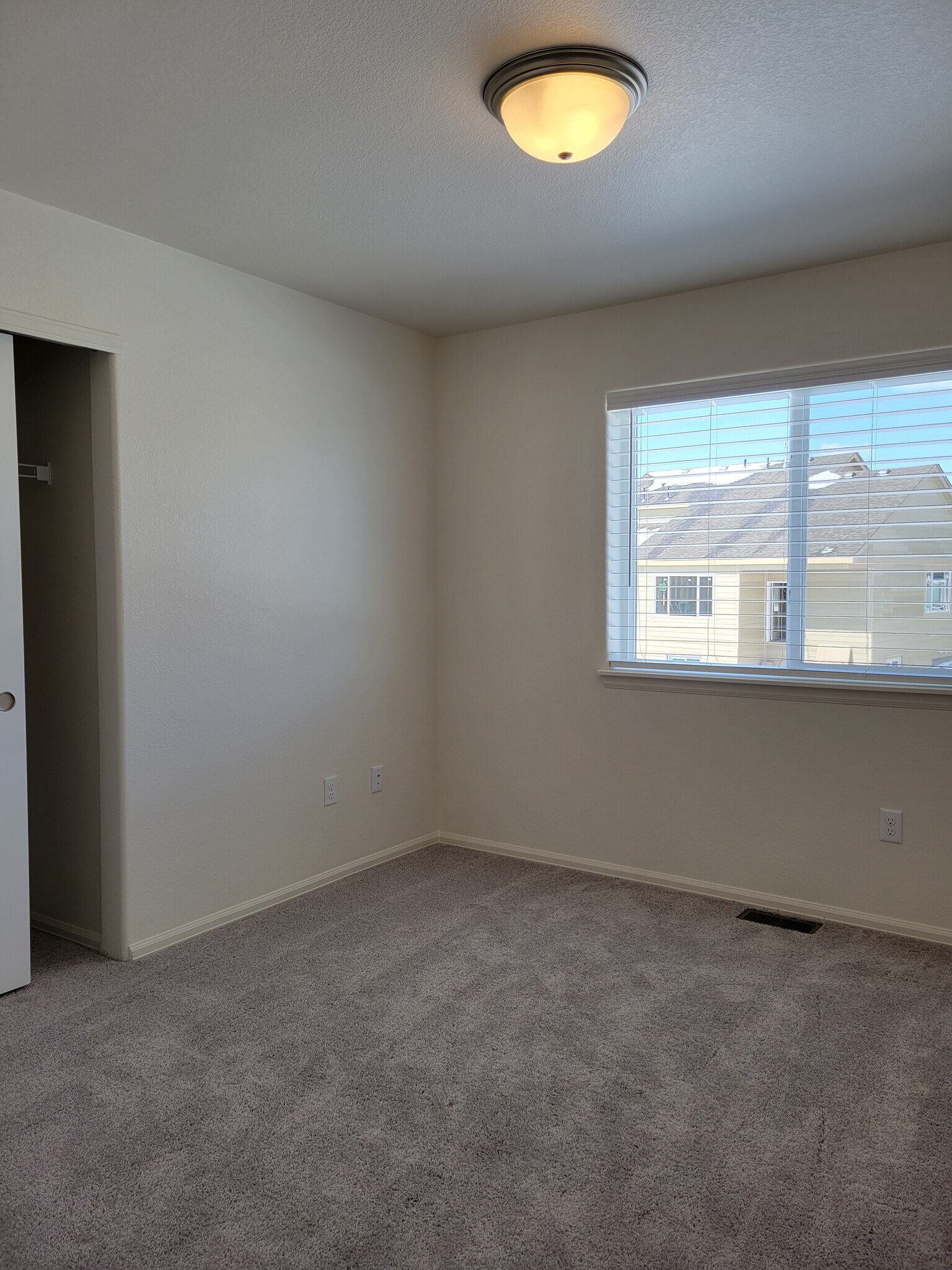 Building Photo - 1620 103rd Avenue Ct