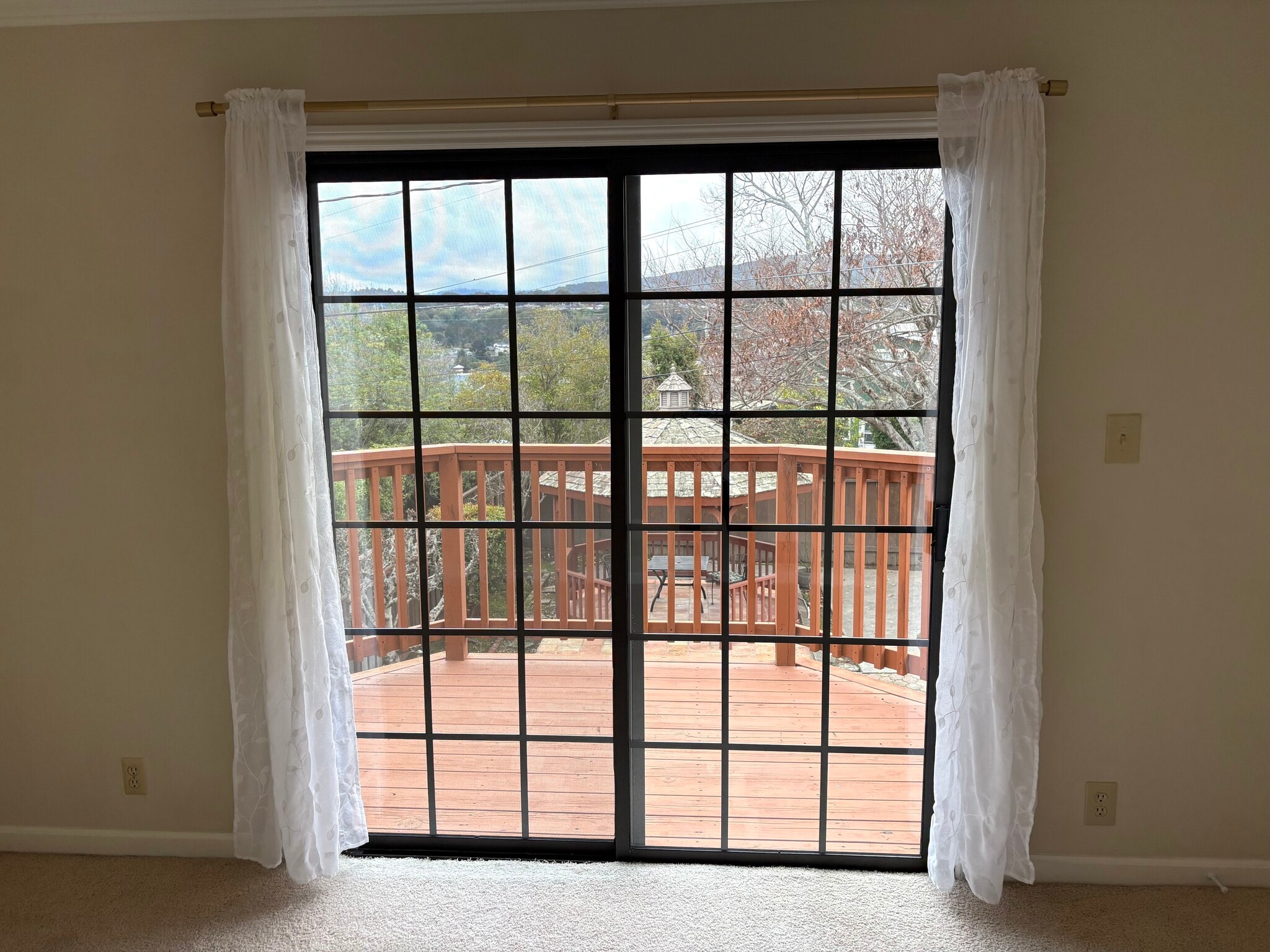 Building Photo - 2219 Hamilton Ave