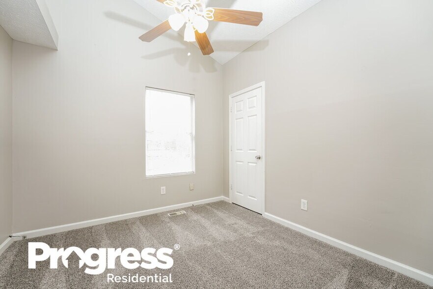 Building Photo - 2855 Robinson Wood Dr