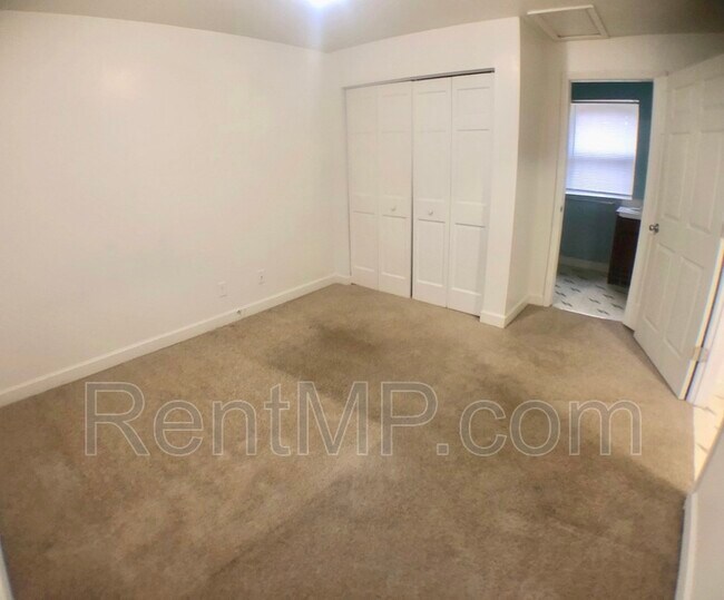 Building Photo - 5306 E Broomfield St