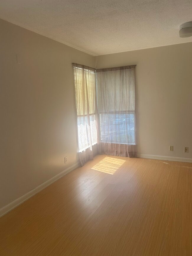 Building Photo - 1384 Hunters Rd