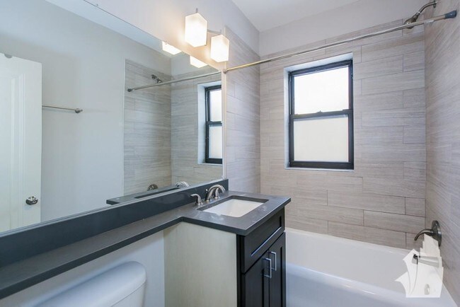 Building Photo - 2321 North Rockwell-C3