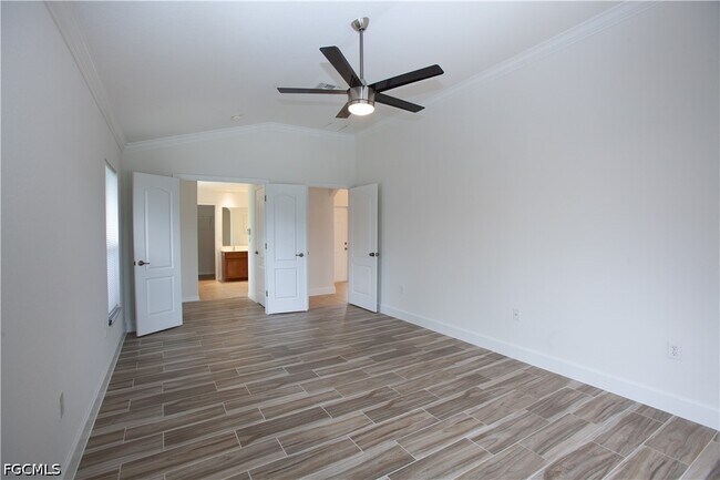 Building Photo - 2110 SW 38th Terrace