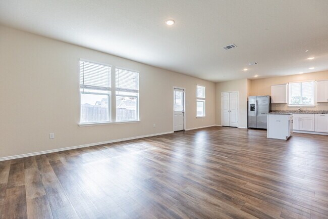 Building Photo - 817 Beacon Hts