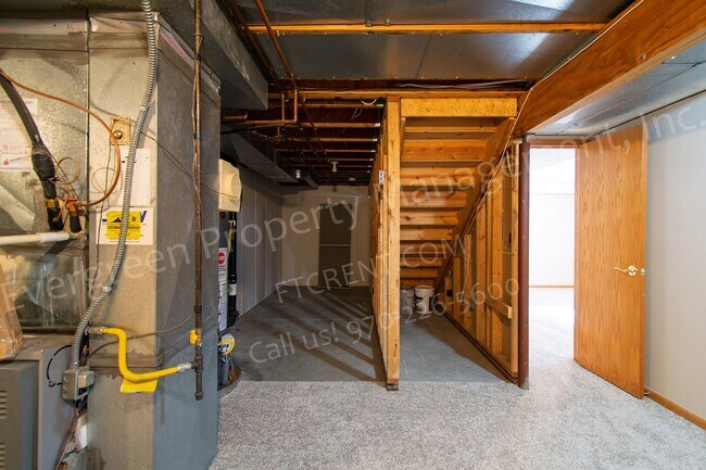 Building Photo - 6437 Edgeware St