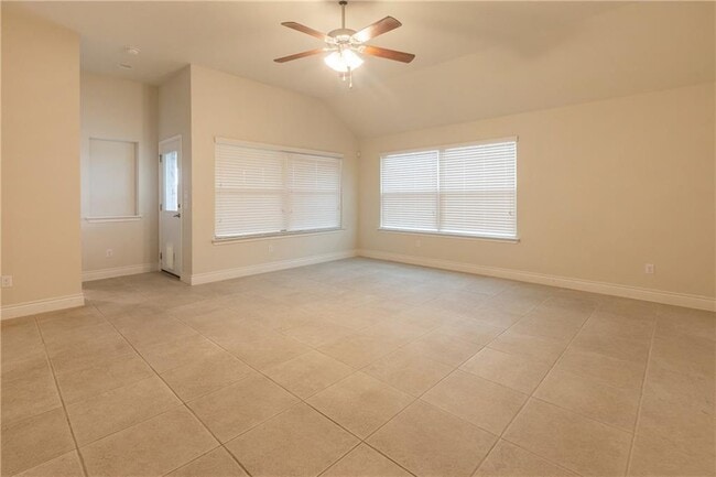 Building Photo - 124 Crooked Trail