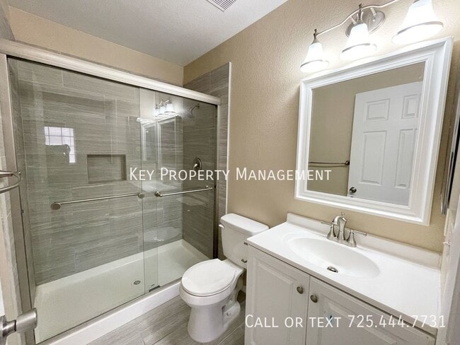 Building Photo - 3 BEDROOM 3 BATH TOWNHOME IN HENDERSON NEA...