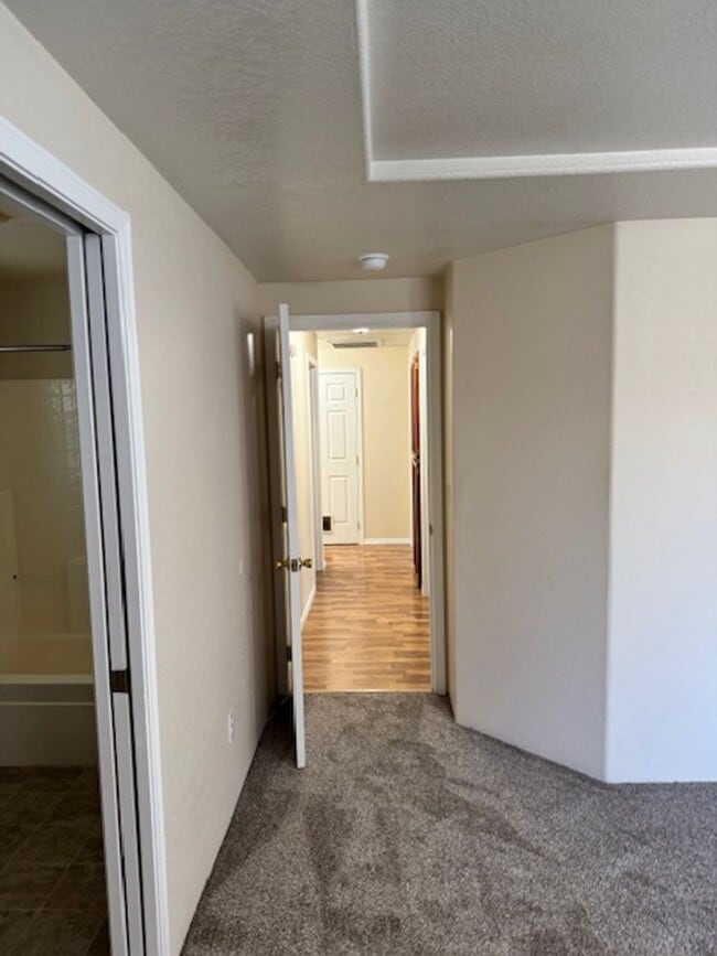 Building Photo - Central Point Single Level Home/ Coming Soon