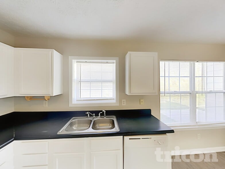 Building Photo - 936 Edgewood Ln