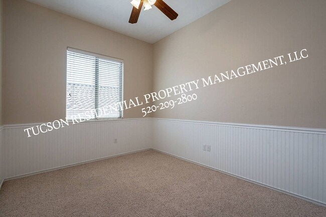 Building Photo - 10737 S Miralago Dr