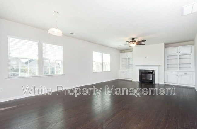 Building Photo - 1043 Winnett Dr