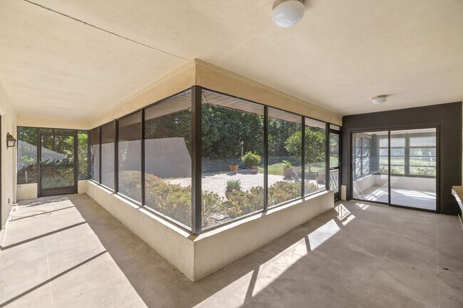 Building Photo - Comfort, Style & Space – 3 Bedroom Home in...