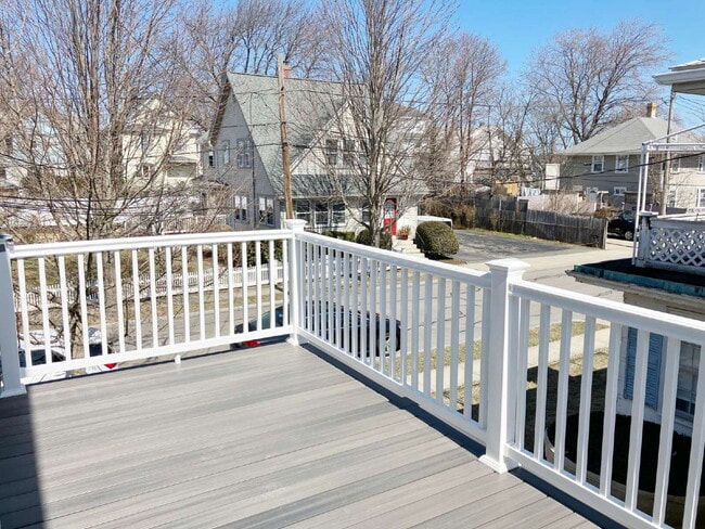 Building Photo - NO BROKER FEE!!! Great Quincy location!