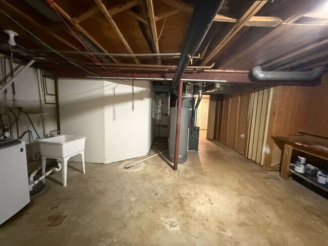 Building Photo - 1410 Whispering Springs Cir