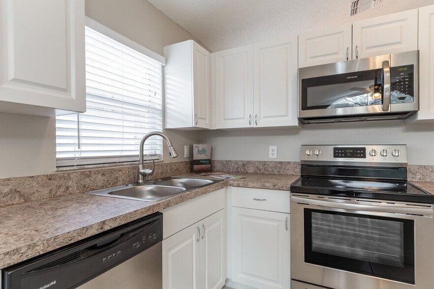 Building Photo - 11872 Sindlesham Ct