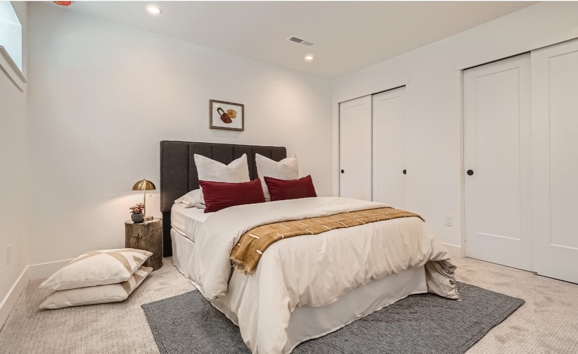 Building Photo - 1111 S Dahlia St