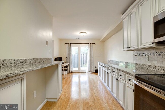 Building Photo - 10605 Summer Oak Ct