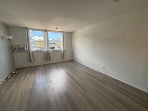 Building Photo - 46-232 Kahuhipa St #B204