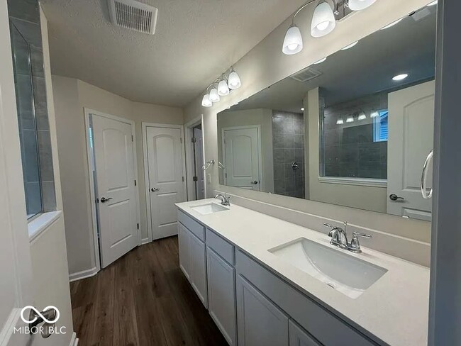 Building Photo - 6871 Seabiscuit Rd