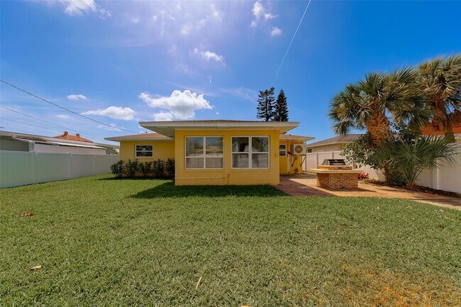 Building Photo - 315 82nd Ave