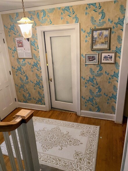 Building Photo - 8 E College St