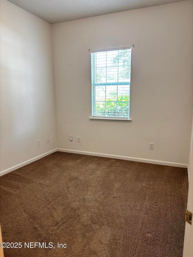 Building Photo - 872 Collinswood Dr