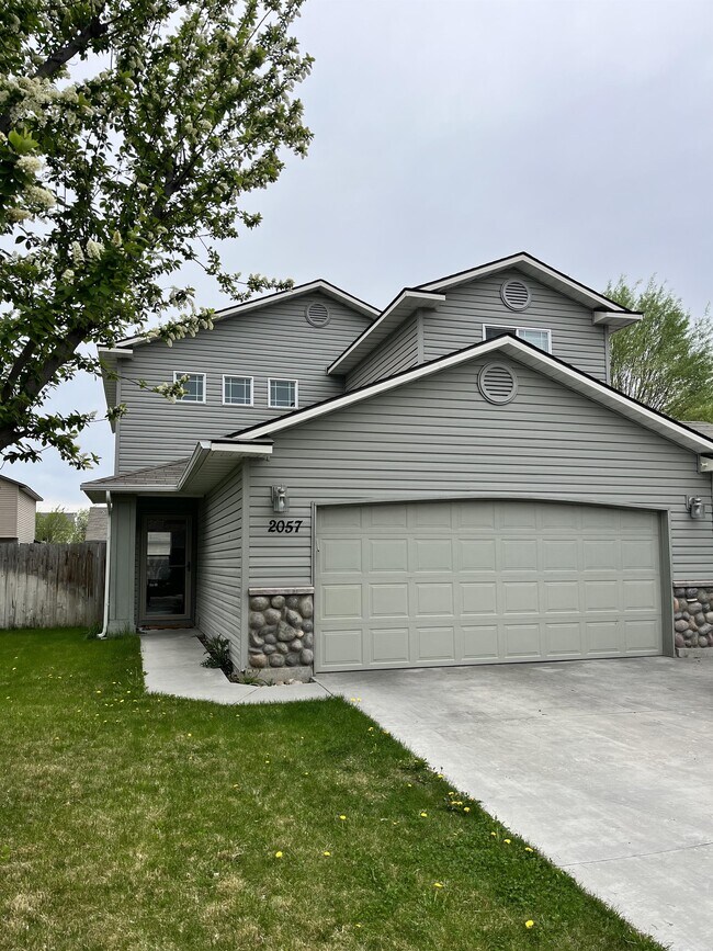 Primary Photo - 2057 W Shy Creek Pl