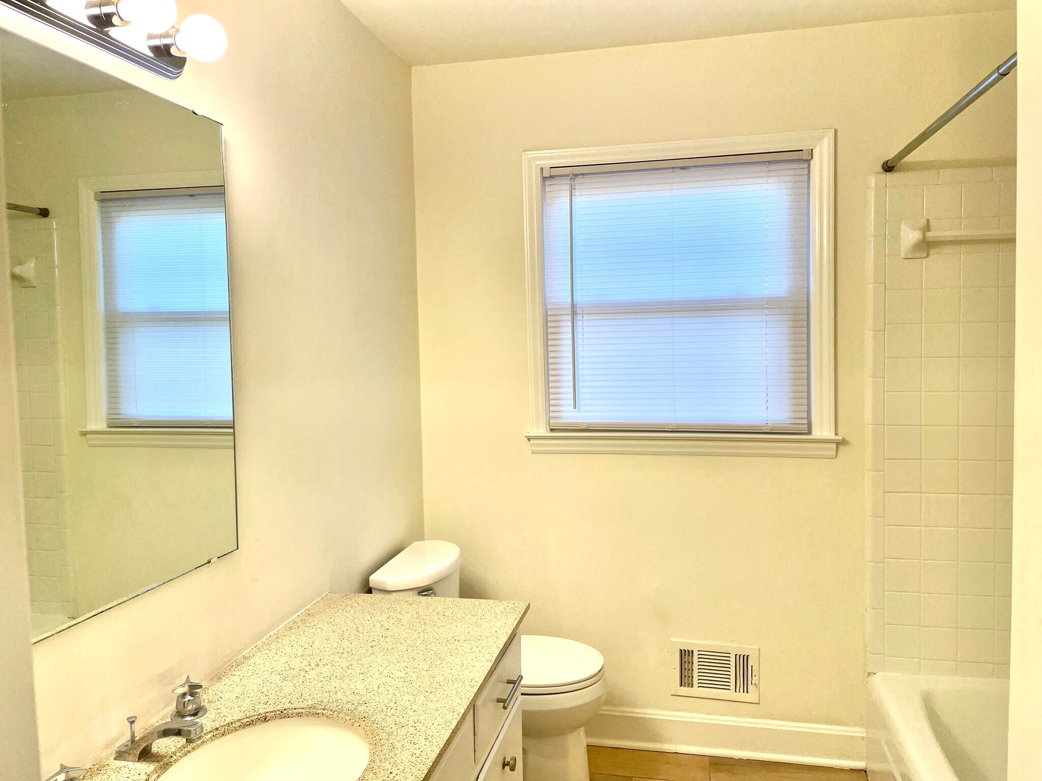 Building Photo - 6524 Idlebrook Dr