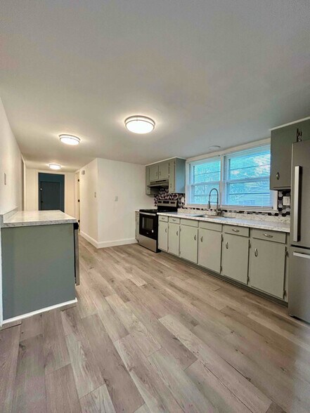 Building Photo - 1404 Fieldcrest Rd