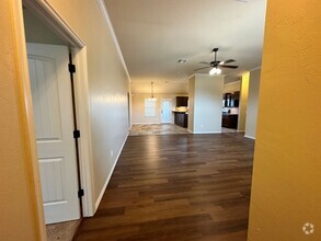 Building Photo - 4 Bed Edmond