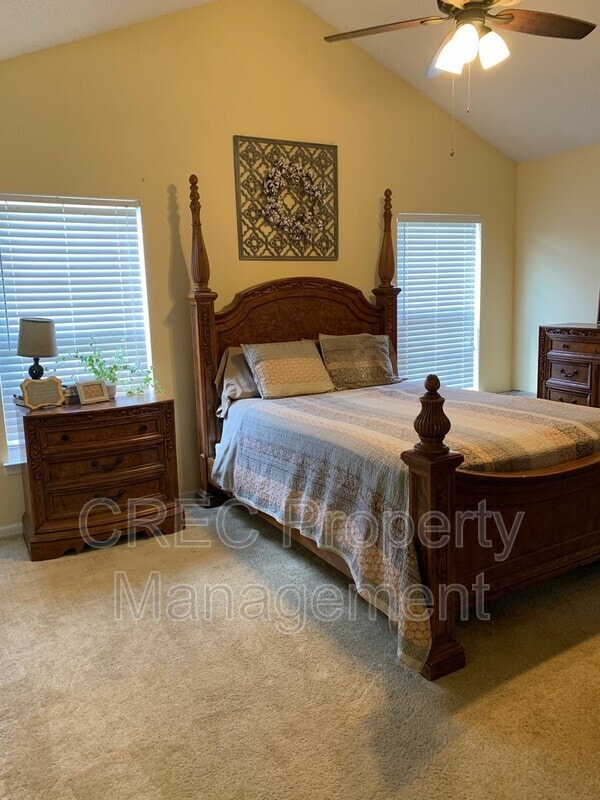 Building Photo - 5024 Holdsworth Dr