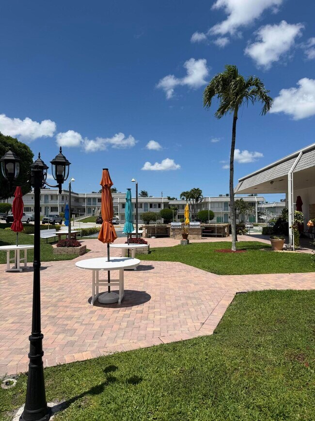 Building Photo - 3322 Cynthia Ln