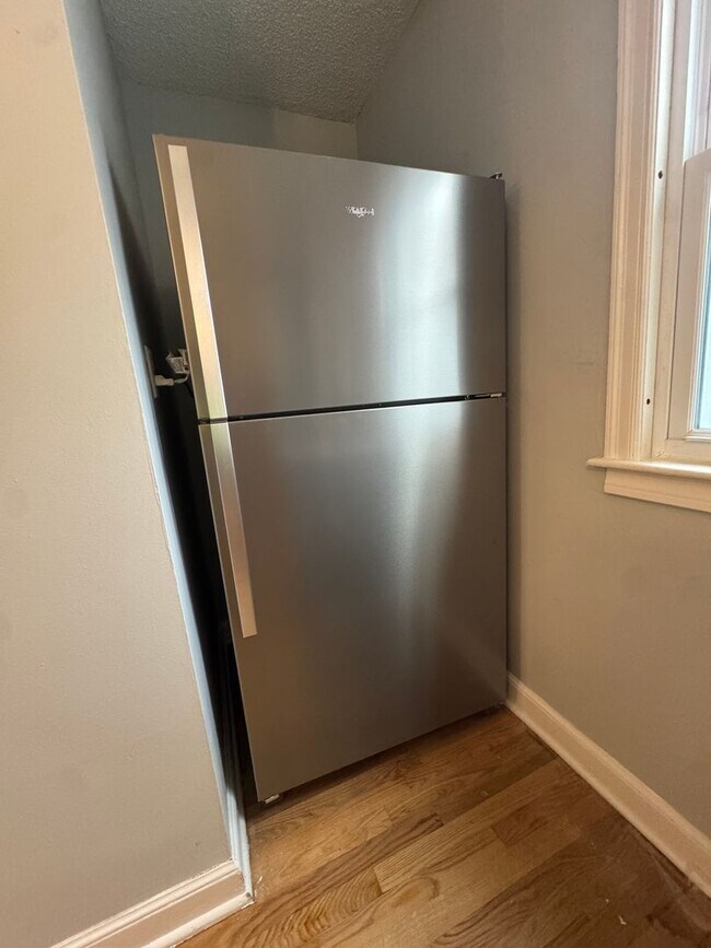 Building Photo - Single Family Home - Over 1 Acre of Land!