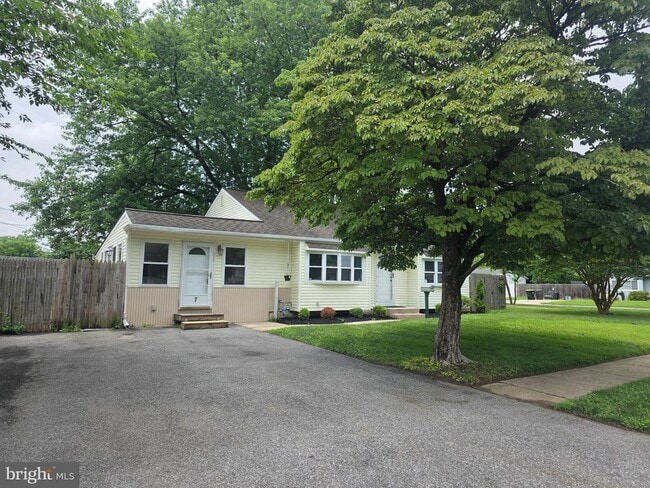 Primary Photo - 7 Todd Ln