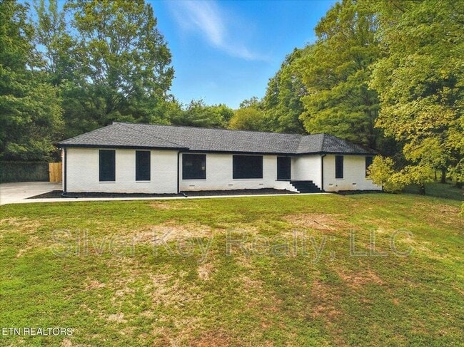Primary Photo - 1113 Springfield Dr