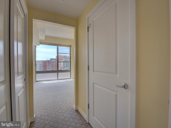 Building Photo - 475 K St NW