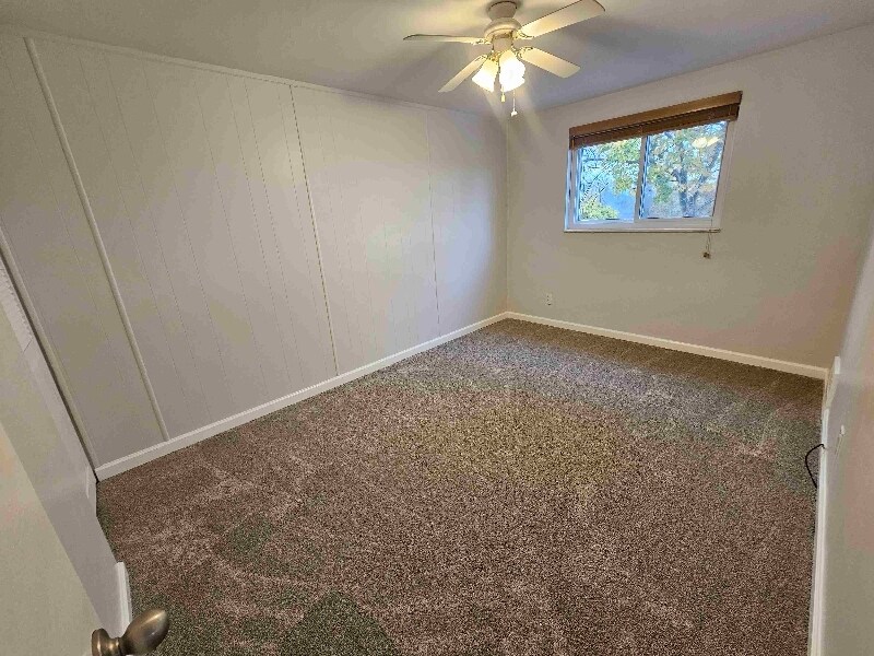 Building Photo - 1606 Greentree Rd