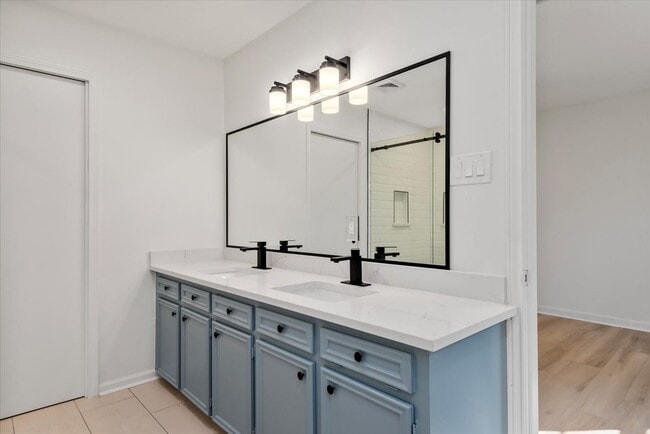 Building Photo - 20 Woody Creek Dr