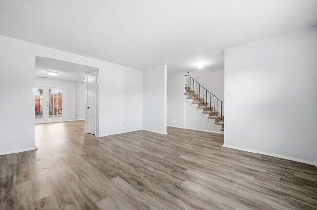 Building Photo - OPEN HOUSE SATURDAY THE 20TH 1PM-3PM! Three-bedroom, two-and-a-half bathrooms in Pembroke Meadows!