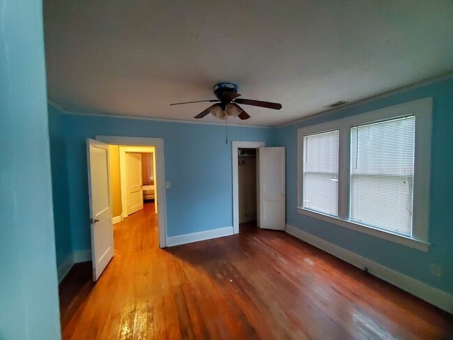 Building Photo - 2120 DeLesseps Ave