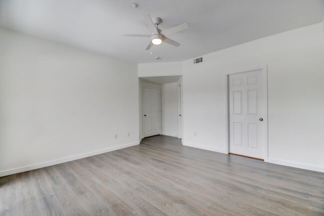 Building Photo - Beautiful 2 BR In Gated 89052 Community