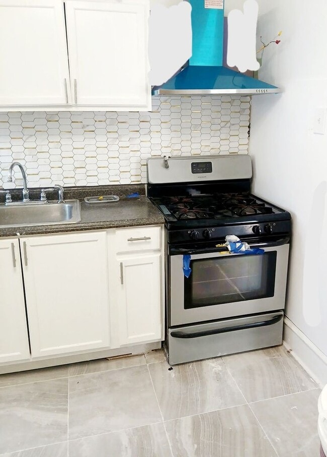 Primary Photo - 819 N 64th St