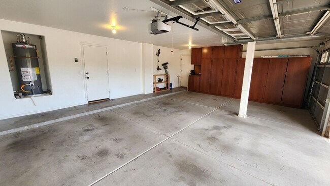 Building Photo - 3 Bedroom + Office Home in the Vineyards Community Near W Germann Rd and S Dobson Rd!